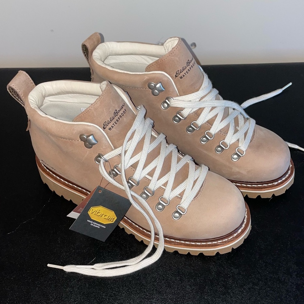 NWT Eddie Bauer waterproof hiking boot, size 9